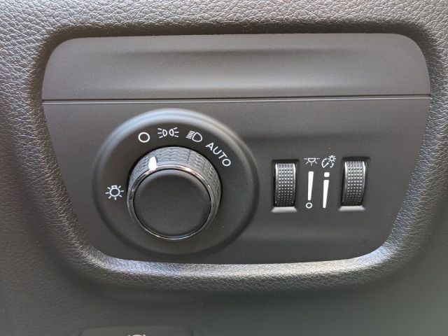 2026 Jeep Grand Cherokee Laredo 2026 Jeep Grand Cherokee Laredo