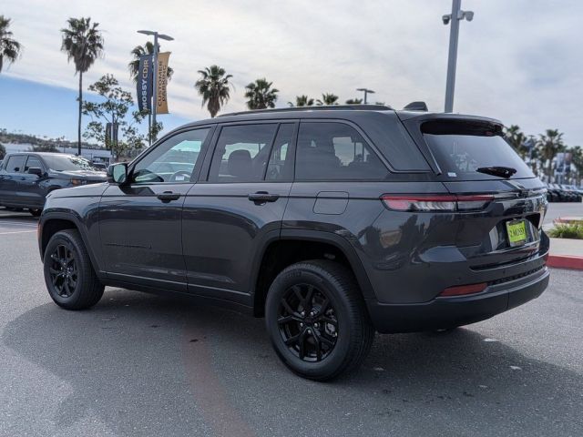 2026 Jeep Grand Cherokee Laredo