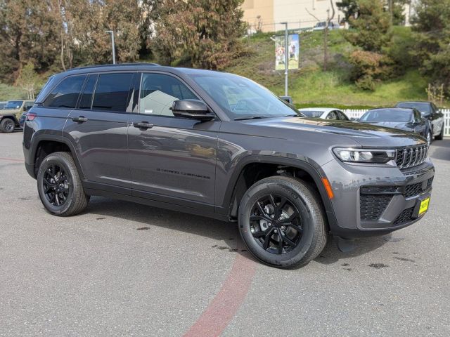 2026 Jeep Grand Cherokee Laredo