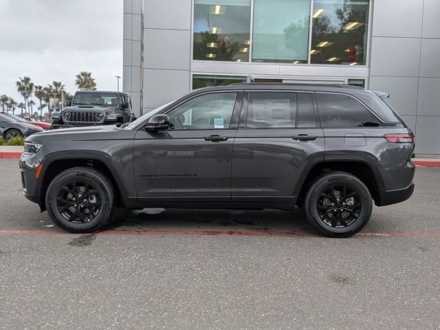 2026 Jeep Grand Cherokee Laredo