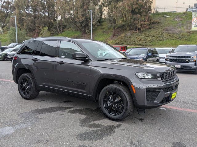 2026 Jeep Grand Cherokee Laredo