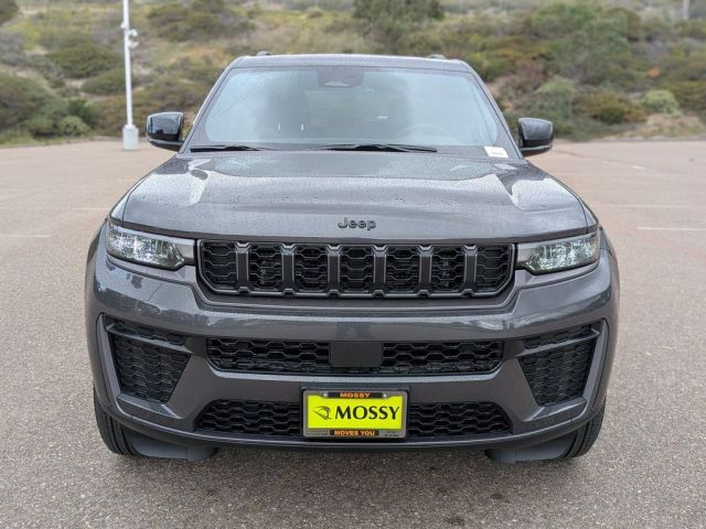 2026 Jeep Grand Cherokee Laredo