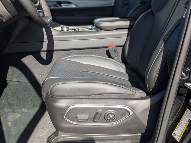 2026 Jeep Grand Wagoneer 