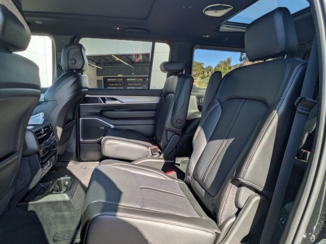 2026 Jeep Grand Wagoneer 