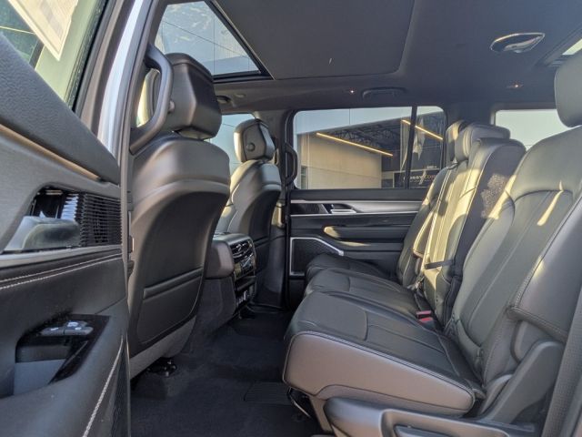 2026 Jeep Grand Wagoneer 