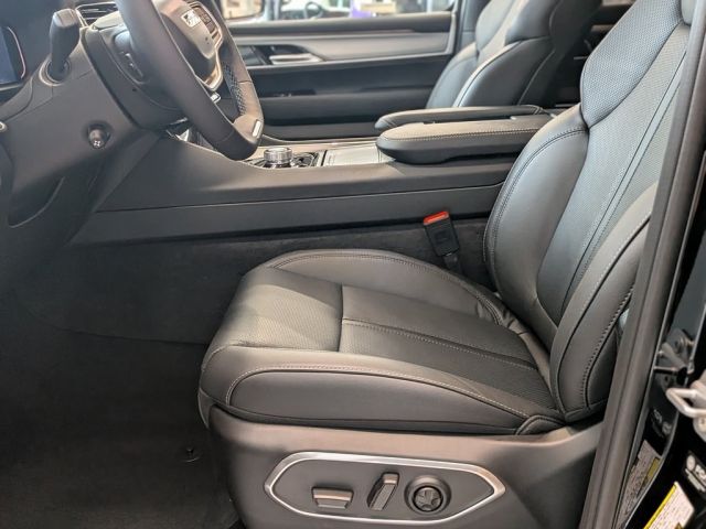 2026 Jeep Grand Wagoneer 