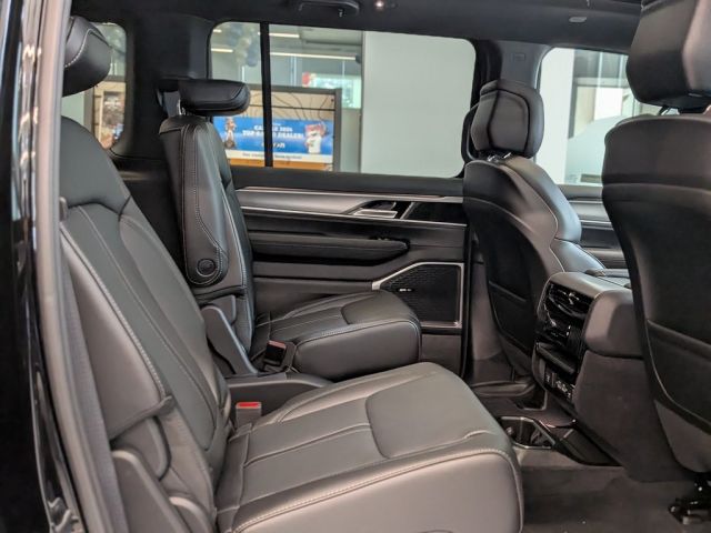 2026 Jeep Grand Wagoneer 