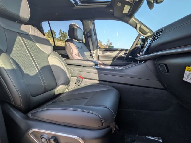 2026 Jeep Grand Wagoneer 