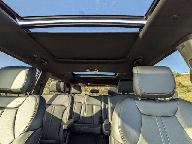 2026 Jeep Grand Wagoneer 