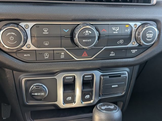 2026 Jeep Wrangler Sahara 2026 Jeep Wrangler Sahara