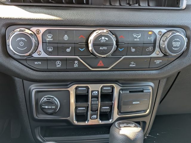 2026 Jeep Wrangler Sahara 2026 Jeep Wrangler Sahara