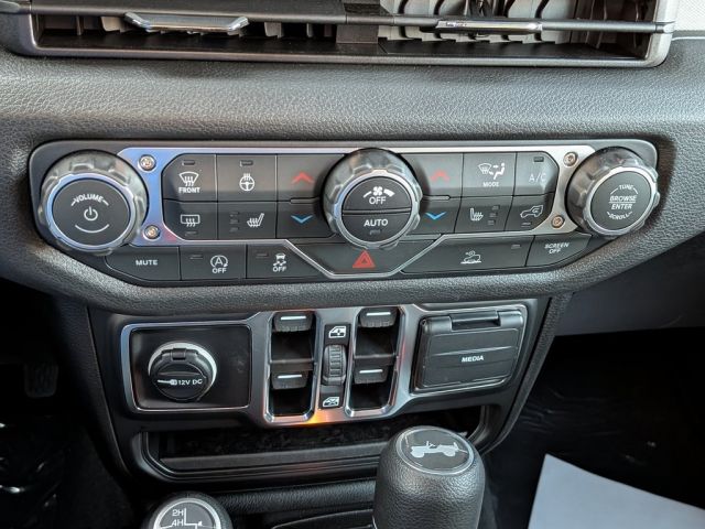 2026 Jeep Wrangler Sahara 2026 Jeep Wrangler Sahara