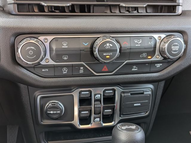 2026 Jeep Wrangler Sahara 2026 Jeep Wrangler Sahara