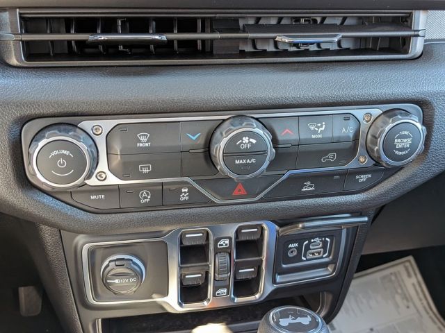 2026 Jeep Wrangler Sahara 2026 Jeep Wrangler Sahara