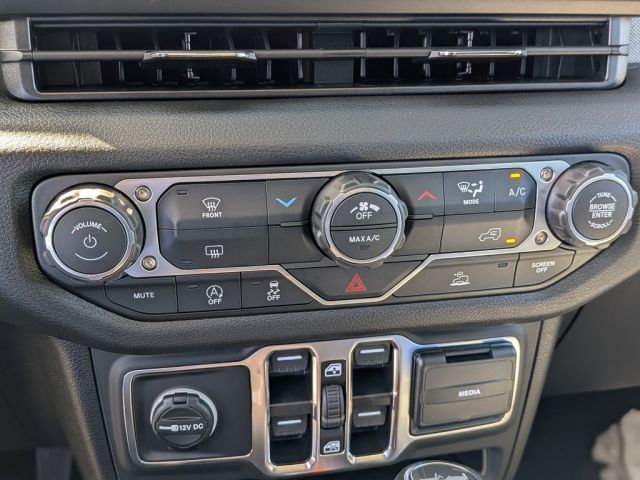 2026 Jeep Wrangler Sahara 2026 Jeep Wrangler Sahara