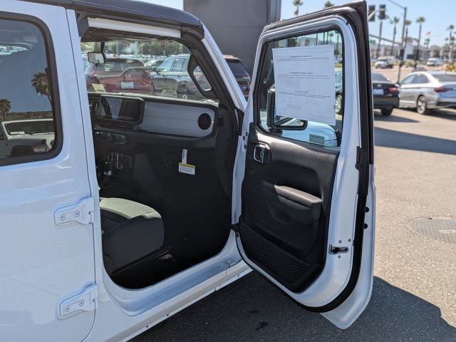 2026 Jeep Wrangler Sahara 2026 Jeep Wrangler Sahara