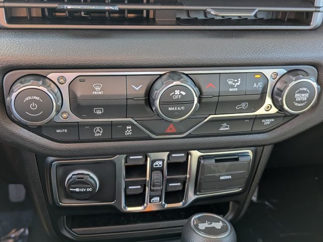 2026 Jeep Wrangler Sahara 2026 Jeep Wrangler Sahara