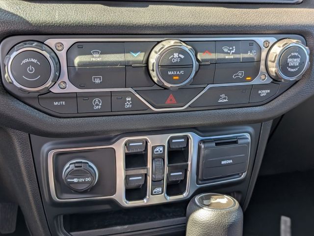 2026 Jeep Wrangler Sahara 2026 Jeep Wrangler Sahara