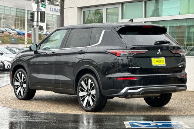 2026 Mitsubishi Outlander SE