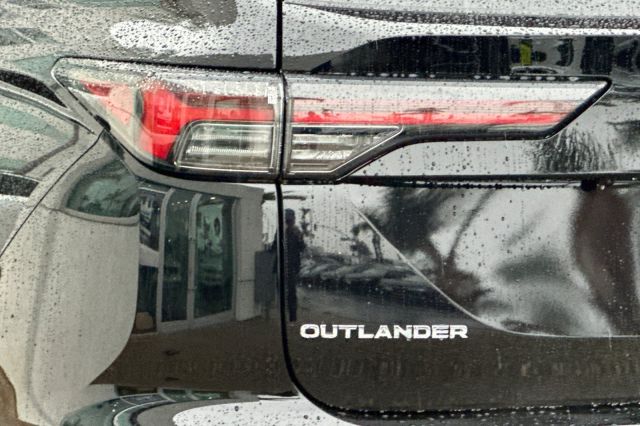 2026 Mitsubishi Outlander SE