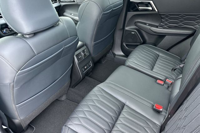 2026 Mitsubishi Outlander SEL