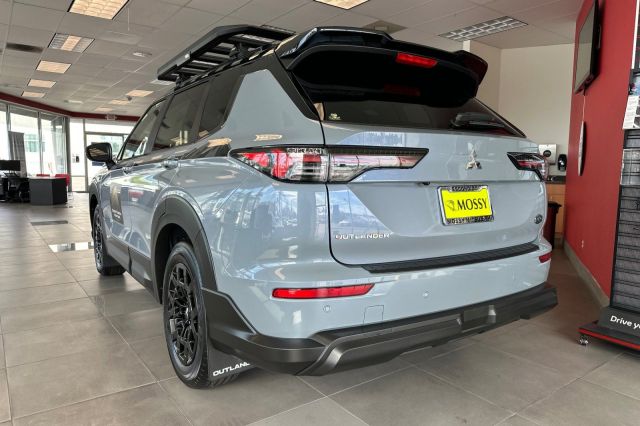 2026 Mitsubishi Outlander SE