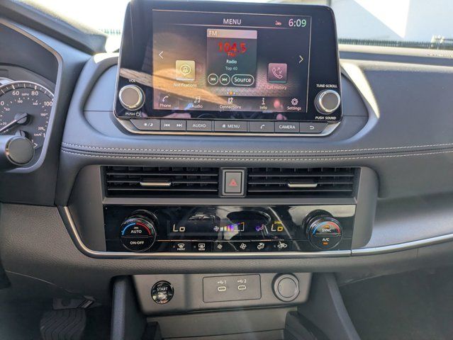 2026 Nissan Rogue SV 2026 Nissan Rogue SV