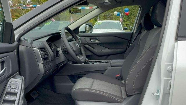 2026 Nissan Rogue AWD SV