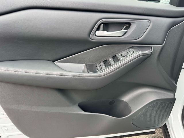 2026 Nissan Rogue AWD SV