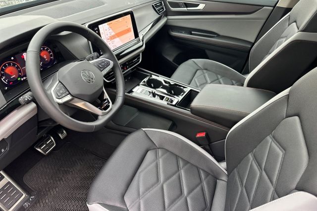 2026 Volkswagen Atlas 2.0T Peak Edition