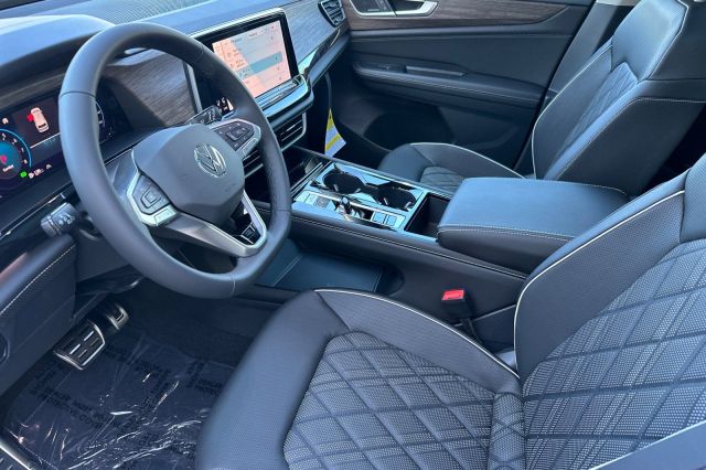 2026 Volkswagen Atlas 2.0T SEL Premium R-Line 2026 Volkswagen Atlas 2.0T SEL Premium R-Line