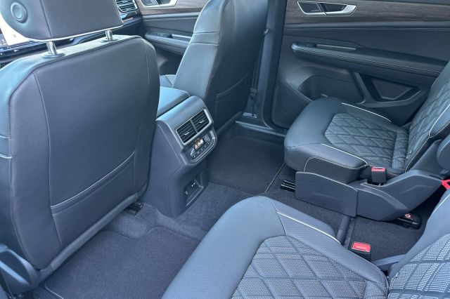 2026 Volkswagen Atlas 2.0T SEL Premium R-Line 2026 Volkswagen Atlas 2.0T SEL Premium R-Line