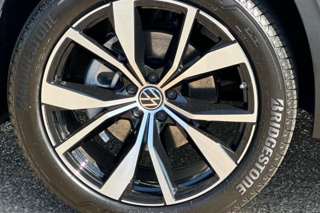 2026 Volkswagen Atlas 2.0T SEL Premium R-Line 2026 Volkswagen Atlas 2.0T SEL Premium R-Line