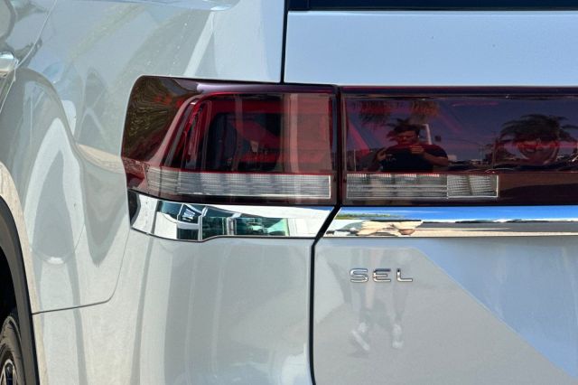 2026 Volkswagen Atlas 2.0T SEL Premium R-Line 2026 Volkswagen Atlas 2.0T SEL Premium R-Line