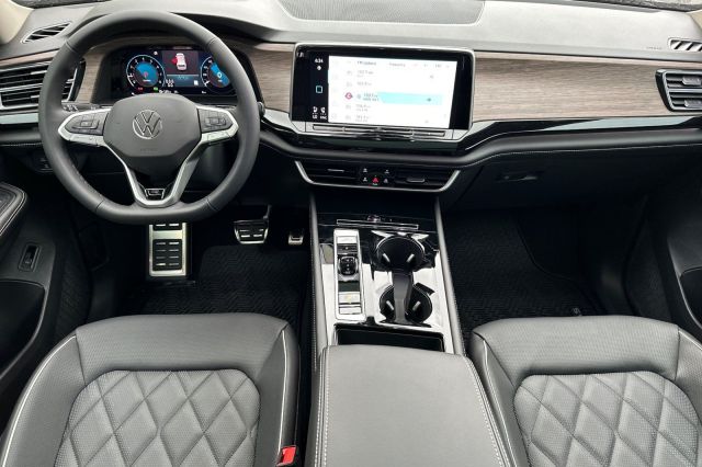 2026 Volkswagen Atlas 2.0T SEL Premium R-Line 2026 Volkswagen Atlas 2.0T SEL Premium R-Line