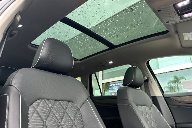 2026 Volkswagen Atlas 2.0T SEL Premium R-Line 2026 Volkswagen Atlas 2.0T SEL Premium R-Line