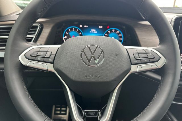 2026 Volkswagen Atlas 2.0T SEL Premium R-Line 2026 Volkswagen Atlas 2.0T SEL Premium R-Line