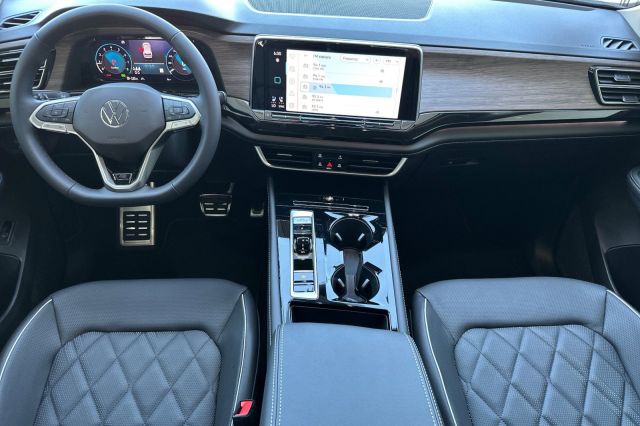 2026 Volkswagen Atlas 2.0T SEL Premium R-Line 2026 Volkswagen Atlas 2.0T SEL Premium R-Line