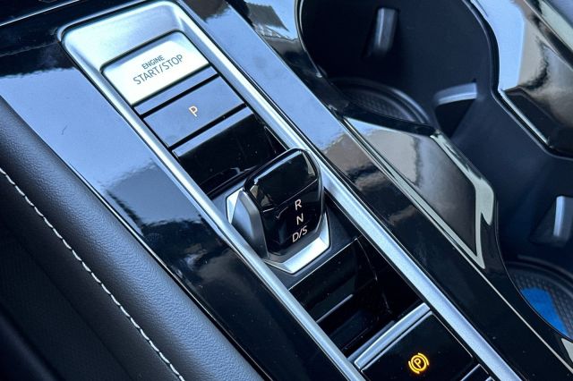 2026 Volkswagen Atlas 2.0T SEL Premium R-Line 2026 Volkswagen Atlas 2.0T SEL Premium R-Line