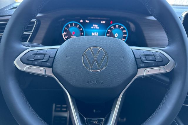 2026 Volkswagen Atlas 2.0T SEL Premium R-Line 2026 Volkswagen Atlas 2.0T SEL Premium R-Line