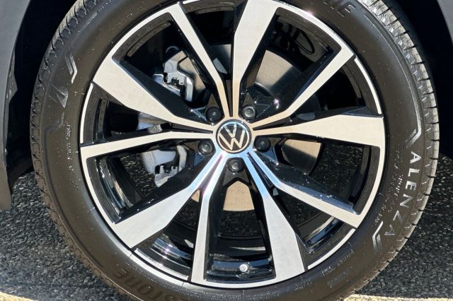 2026 Volkswagen Atlas 2.0T SEL Premium R-Line 2026 Volkswagen Atlas 2.0T SEL Premium R-Line