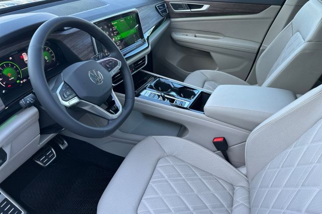 2026 Volkswagen Atlas 2.0T SEL Premium R-Line 2026 Volkswagen Atlas 2.0T SEL Premium R-Line