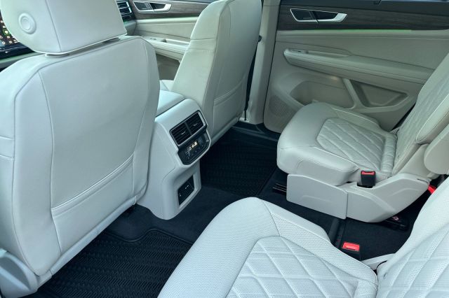 2026 Volkswagen Atlas 2.0T SEL Premium R-Line 2026 Volkswagen Atlas 2.0T SEL Premium R-Line