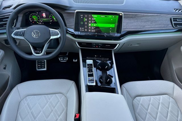 2026 Volkswagen Atlas 2.0T SEL Premium R-Line 2026 Volkswagen Atlas 2.0T SEL Premium R-Line