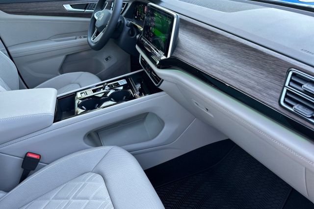 2026 Volkswagen Atlas 2.0T SEL Premium R-Line 2026 Volkswagen Atlas 2.0T SEL Premium R-Line