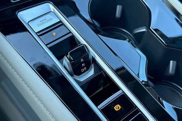 2026 Volkswagen Atlas 2.0T SEL Premium R-Line 2026 Volkswagen Atlas 2.0T SEL Premium R-Line