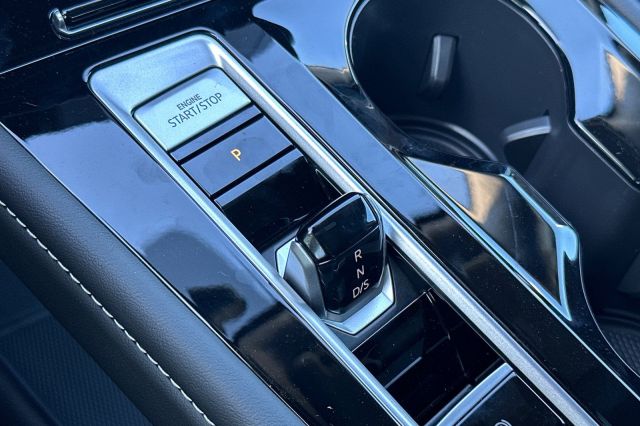 2026 Volkswagen Atlas 2.0T SEL Premium R-Line 2026 Volkswagen Atlas 2.0T SEL Premium R-Line