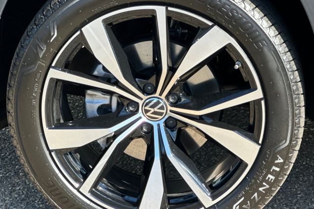 2026 Volkswagen Atlas 2.0T SEL Premium R-Line 2026 Volkswagen Atlas 2.0T SEL Premium R-Line