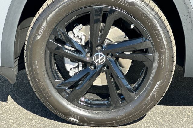 2026 Volkswagen Atlas Cross Sport 2.0T SEL R-Line Black 2026 Volkswagen Atlas Cross Sport 2.0T SEL R-Line Black