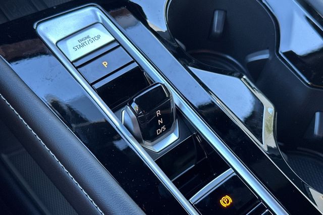 2026 Volkswagen Atlas Cross Sport 2.0T SEL R-Line Black 2026 Volkswagen Atlas Cross Sport 2.0T SEL R-Line Black